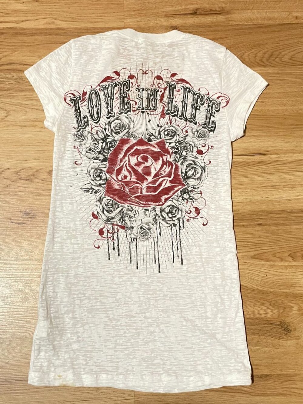 rose graphic tee